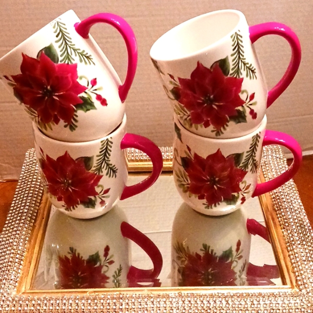 PIER 1  HOLIDAY MUGS SET OF 4